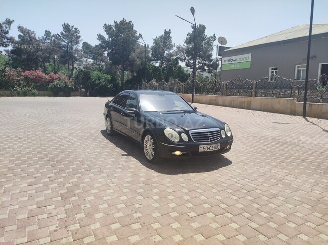 Mercedes E 240 2003, 396,000 km - 2.6 л - Şirvan
