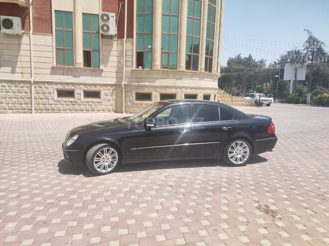 Mercedes E 240 2003, 396,000 km - 2.6 л - Şirvan