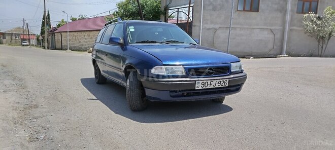 Opel Astra 1994, 450,000 km - 1.6 l - Quba
