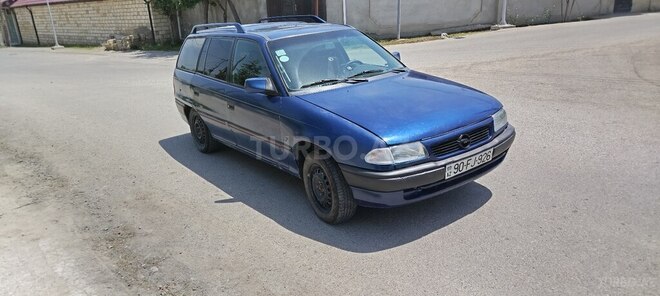 Opel Astra 1994, 450,000 km - 1.6 l - Quba