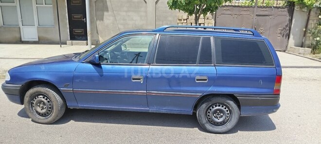Opel Astra 1994, 450,000 km - 1.6 l - Quba