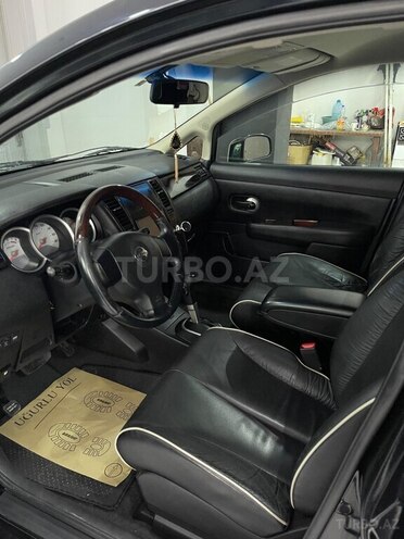 Nissan Tiida-9