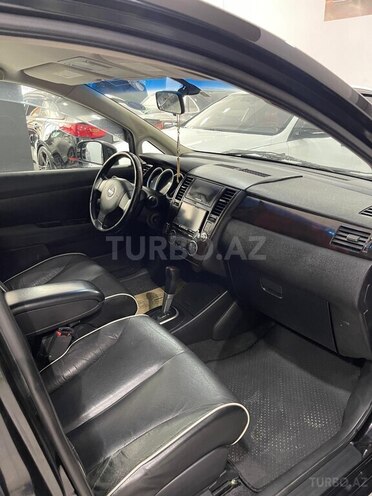 Nissan Tiida-10