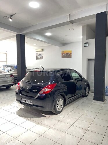 Nissan Tiida-15