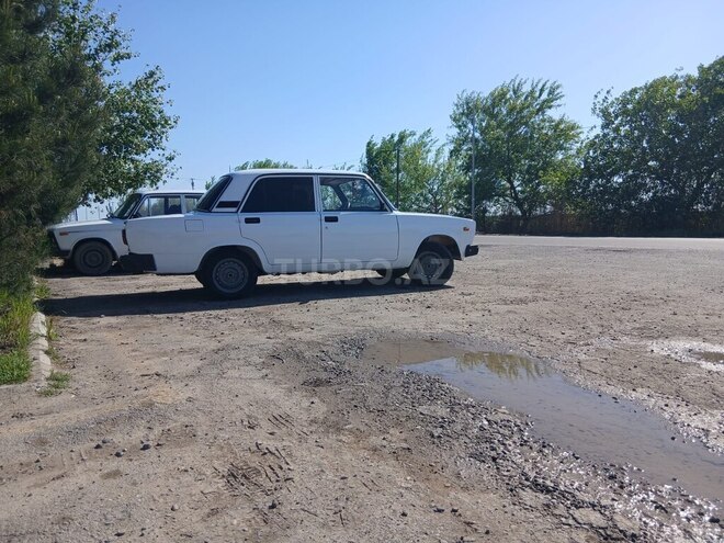 LADA (VAZ) 2107 2009, 95,000 km - 1.6 l - Salyan