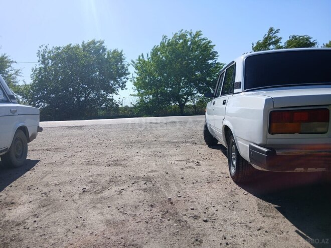 LADA (VAZ) 2107 2009, 95,000 km - 1.6 l - Salyan