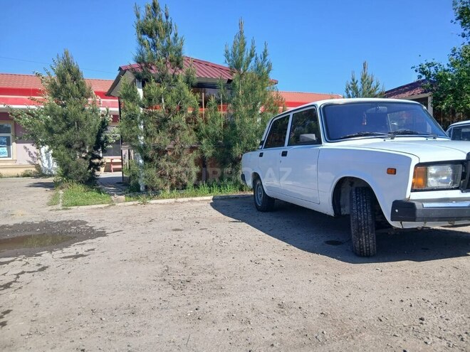 LADA (VAZ) 2107 2009, 95,000 km - 1.6 l - Salyan