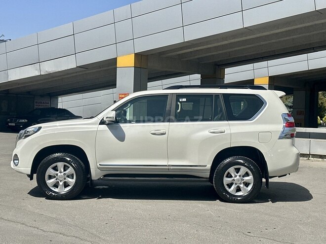 Toyota Land Cruiser Prado-4