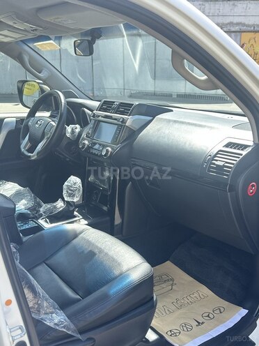 Toyota Land Cruiser Prado-10