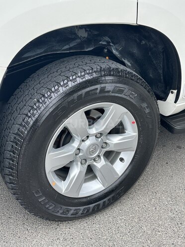 Toyota Land Cruiser Prado-21