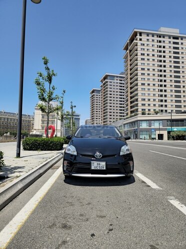 Toyota Prius 2015, 220,739 km - 1.8 л - Bakı