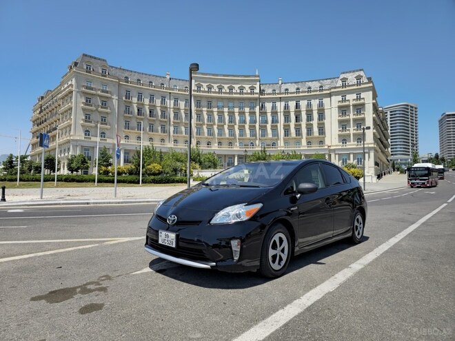 Toyota Prius 2015, 220,739 km - 1.8 л - Bakı