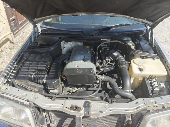 Mercedes C 200 2000, 351,000 km - 2.0 l - Beyləqan