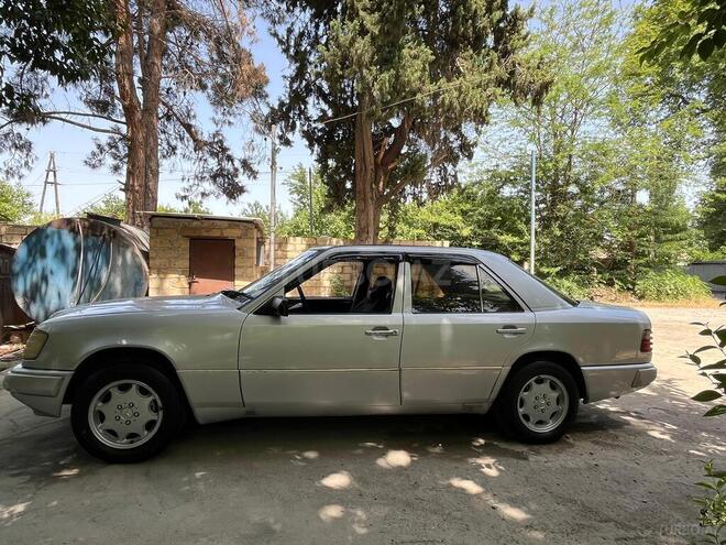 Mercedes E 250 1988, 450,000 km - 2.5 l - Bərdə