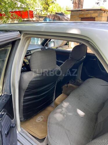 Mercedes E 250 1988, 450,000 km - 2.5 l - Bərdə