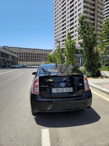 Toyota Prius 2015, 220,739 km - 1.8 л - Bakı