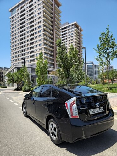 Toyota Prius 2015, 220,739 km - 1.8 л - Bakı