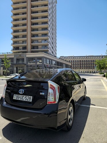 Toyota Prius 2015, 220,739 km - 1.8 л - Bakı