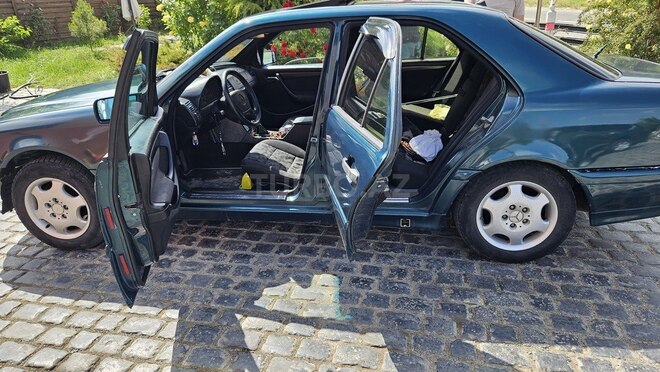 Mercedes C 180 1998, 566,937 km - 1.8 l - Qusar