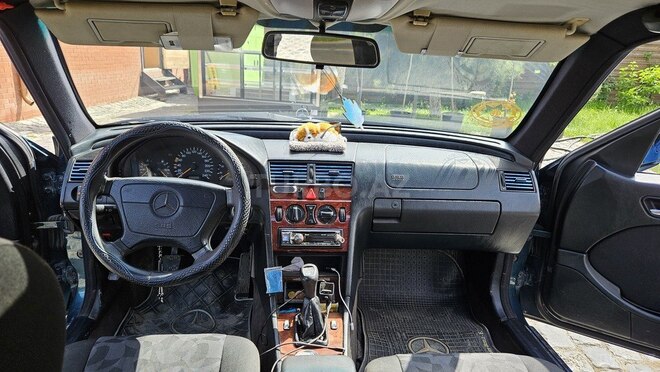 Mercedes C 180 1998, 566,937 km - 1.8 l - Qusar