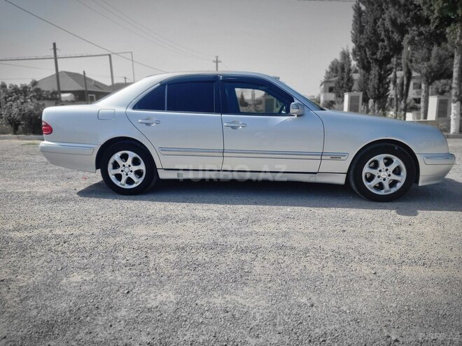Mercedes E 280 2001, 410,932 km - 2.8 l - Bərdə