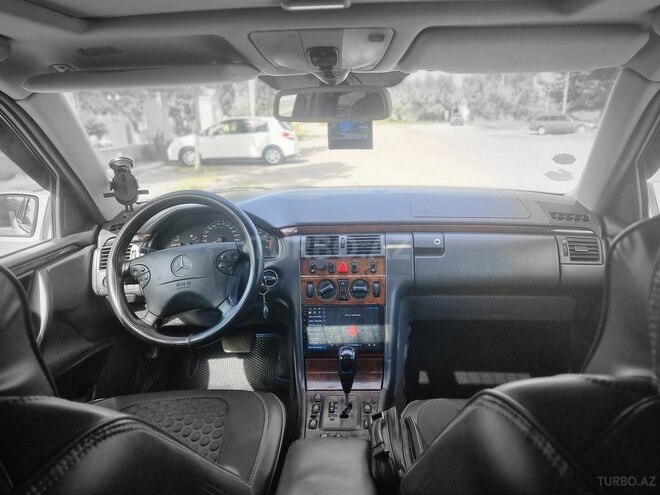 Mercedes E 280 2001, 410,932 km - 2.8 l - Bərdə