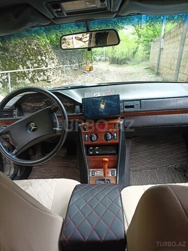 Mercedes E 200 1991, 756,000 km - 2.0 l - Şəki