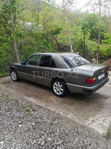 Mercedes E 200 1991, 756,000 km - 2.0 l - Şəki