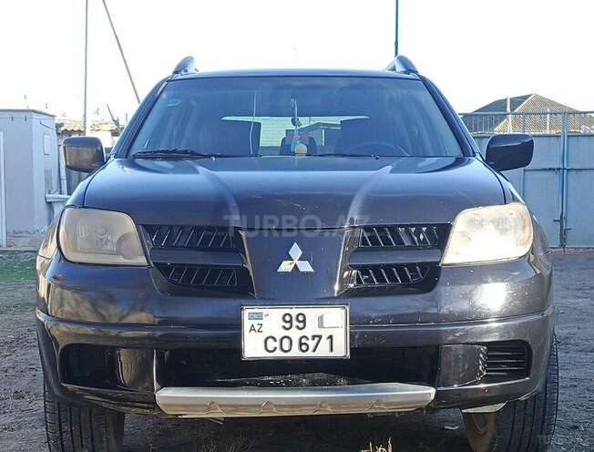 Mitsubishi Outlander 2004, 307,255 km - 2.4 l - Salyan