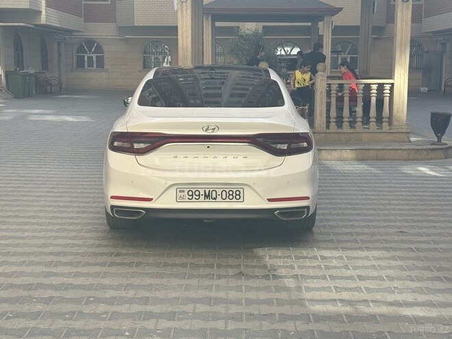 Hyundai Grandeur 2018, 210,000 km - 2.2 l - Bakı