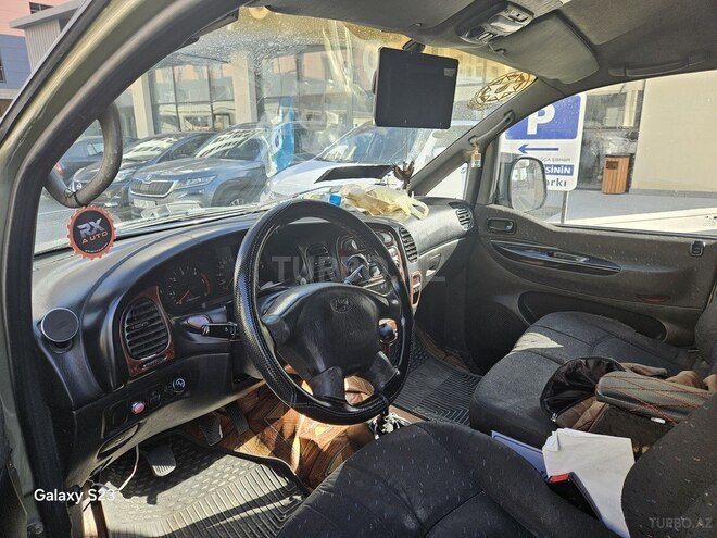 Hyundai H-1 2001, 736,756 km - 2.5 l - Sumqayıt
