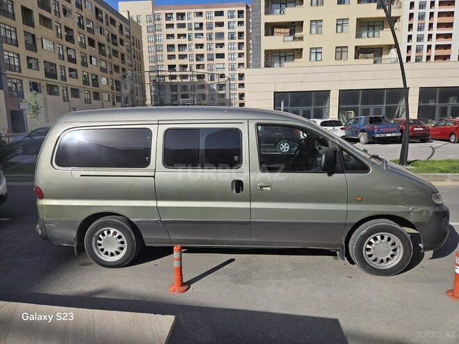 Hyundai H-1 2001, 736,756 km - 2.5 l - Sumqayıt