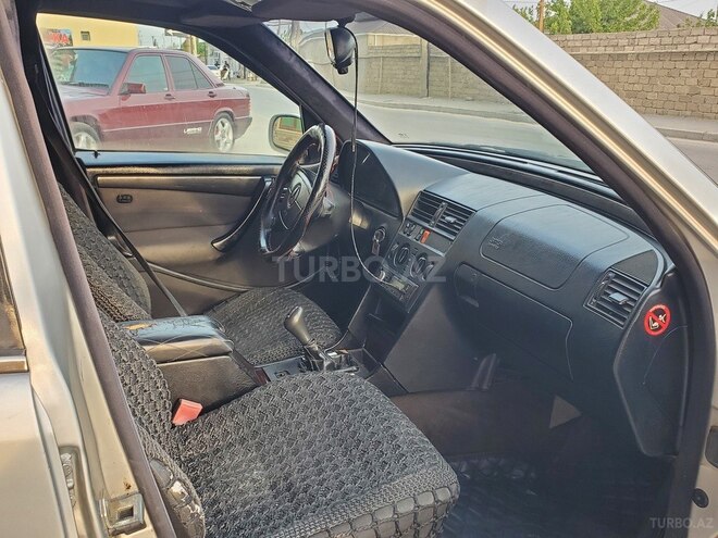 Mercedes E 200 1994, 389,658 km - 2.0 l - Yevlax
