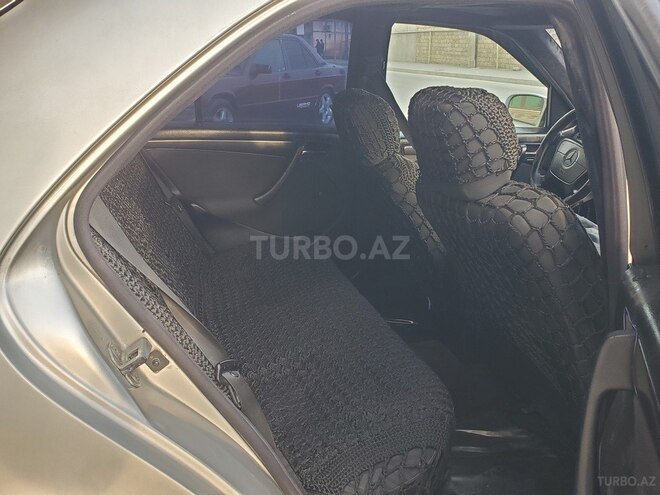 Mercedes E 200 1994, 389,658 km - 2.0 l - Yevlax