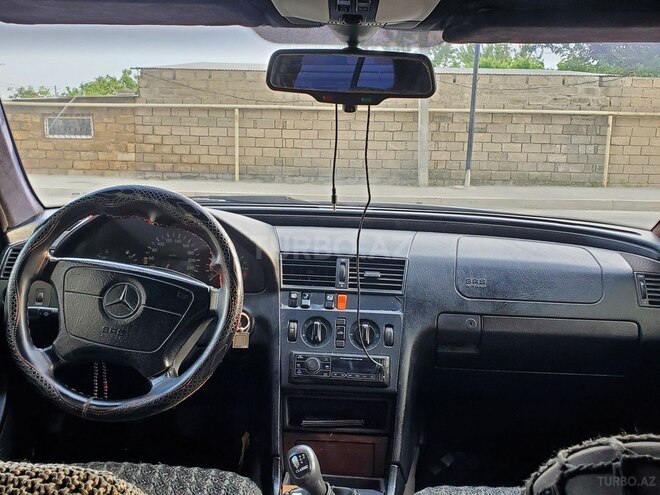 Mercedes E 200 1994, 389,658 km - 2.0 l - Yevlax