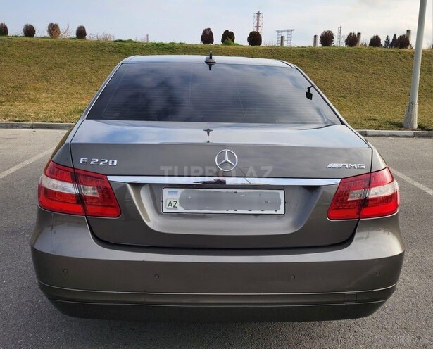Mercedes E 220 d 2010, 218,000 km - 2.1 l - Bakı