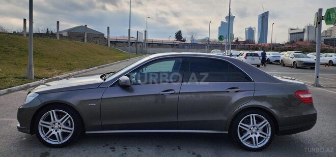 Mercedes E 220 d 2010, 218,000 km - 2.1 l - Bakı