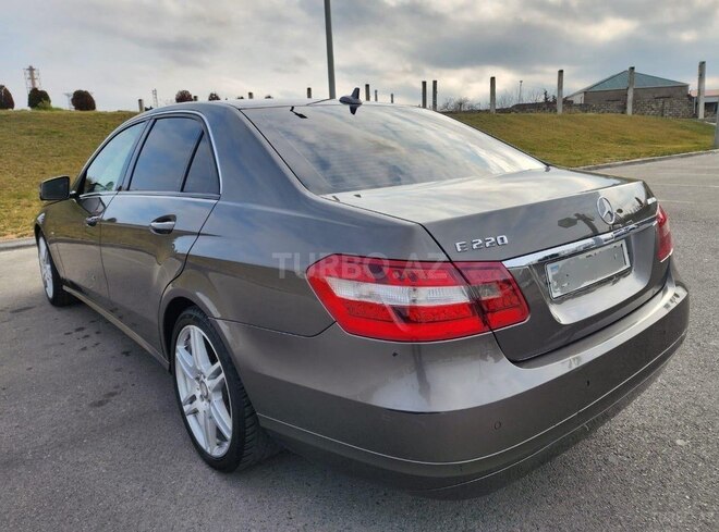 Mercedes E 220 d 2010, 218,000 km - 2.1 l - Bakı