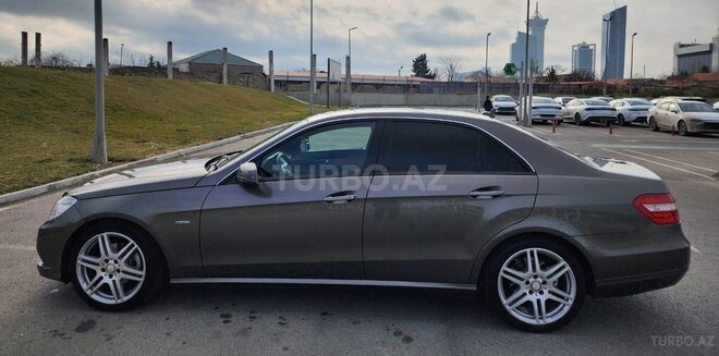 Mercedes E 220 d 2010, 218,000 km - 2.1 l - Bakı