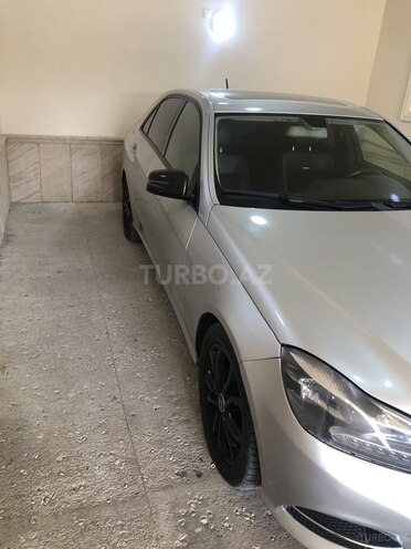 Mercedes E 220 2013, 275,000 km - 2.1 л - Bakı