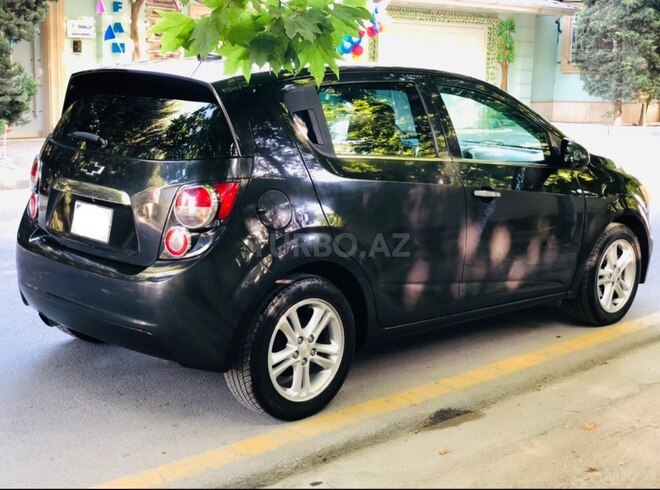 Chevrolet Aveo-12