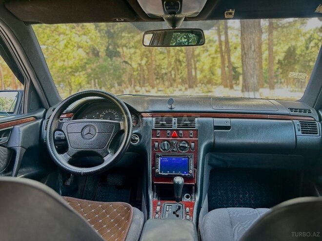 Mercedes E 230 1997, 450,279 km - 2.3 л - Sumqayıt