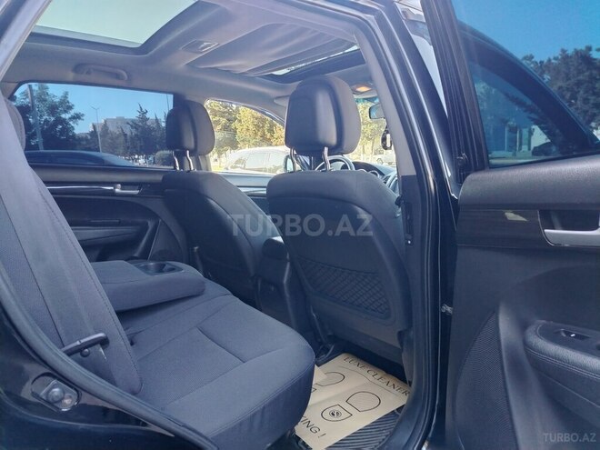 Kia Sorento-12