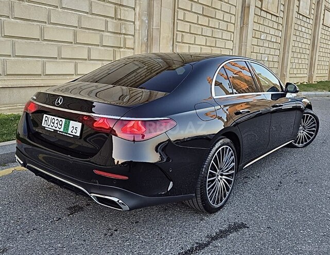 Mercedes E 300 e-5