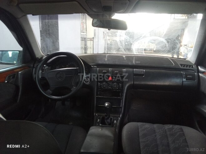 Mercedes E 200 1998, 386,567 km - 2.0 l - Qazax