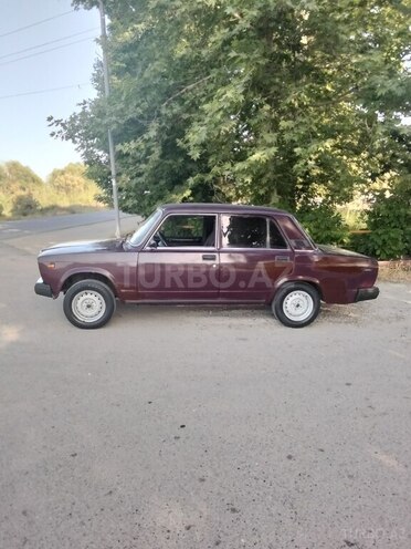 LADA (VAZ) 2107 2002, 80,000 km - 1.6 l - Salyan