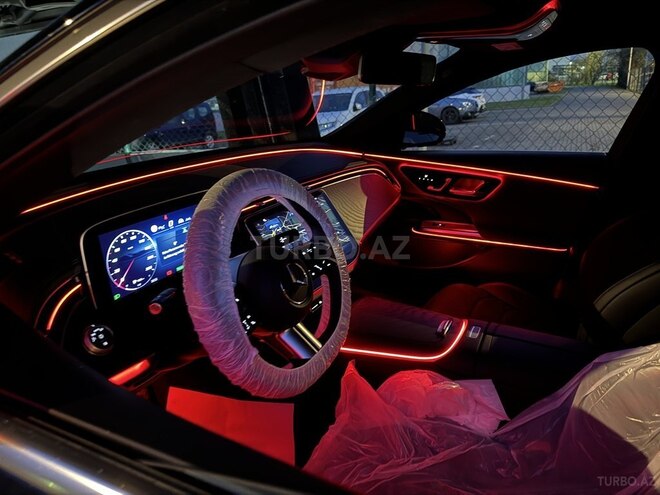 Mercedes E 300 e-12