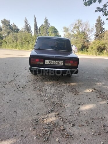 LADA (VAZ) 2107 2002, 80,000 km - 1.6 l - Salyan