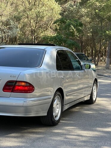 Mercedes E 220 d 2000, 310,000 km - 2.2 l - Sumqayıt
