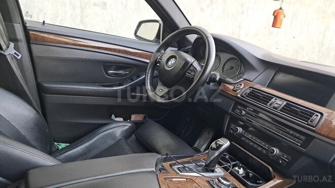 BMW 528 2013, 255,000 km - 2.0 l - Gəncə